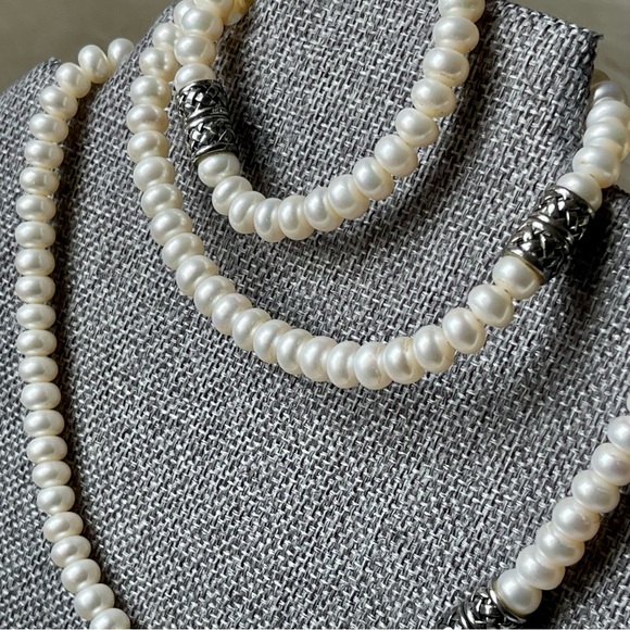 Adjustable Length 3pc White Freshwater Pearls with Magnetic Clasps - Picture 6 of 11